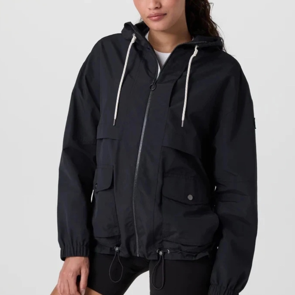 New VUORI Elijo Hooded Rain Jacket in Black Women's Size Small